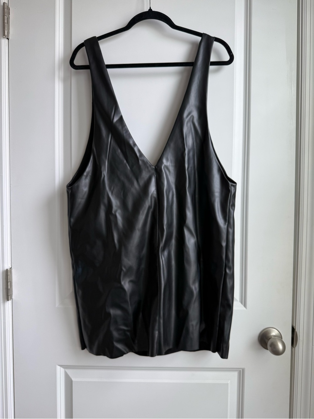 Anthropologie SUNDAY IN BROOKLYN Faux-Leather V-Neck Pinafore Sz L - Picture 3 of 5